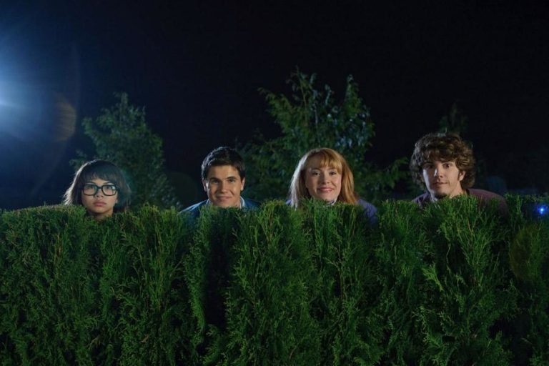 mystery-inc-hedge-4702943