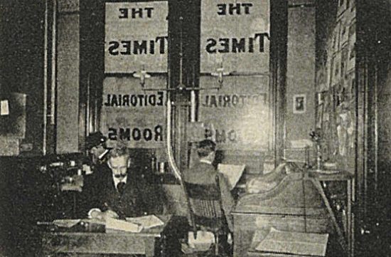 editor-4591139