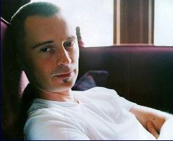 Robert Carlyle gets ‘Stargate Universe’ Lead