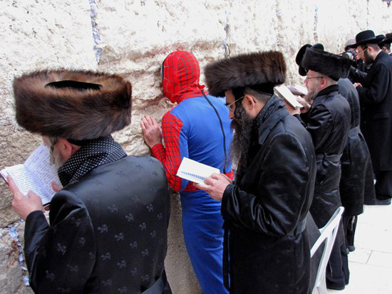 The Wailing Wall-Crawler