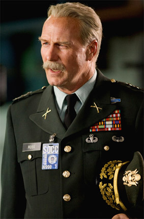 William Hurt joins the hunt for ‘Robin Hood’
